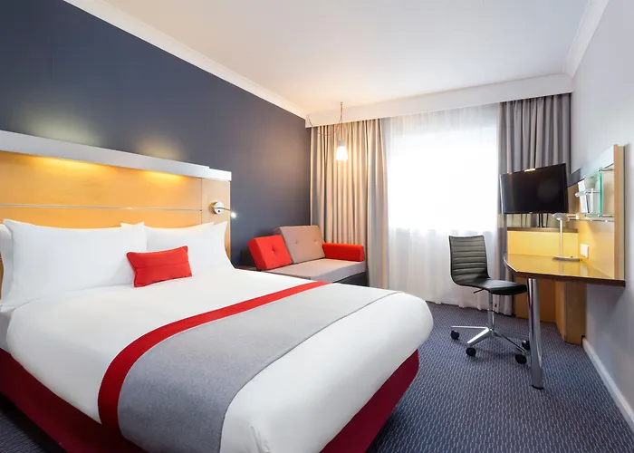 Holiday Inn Express Southampton - M27, J7 By Ihg