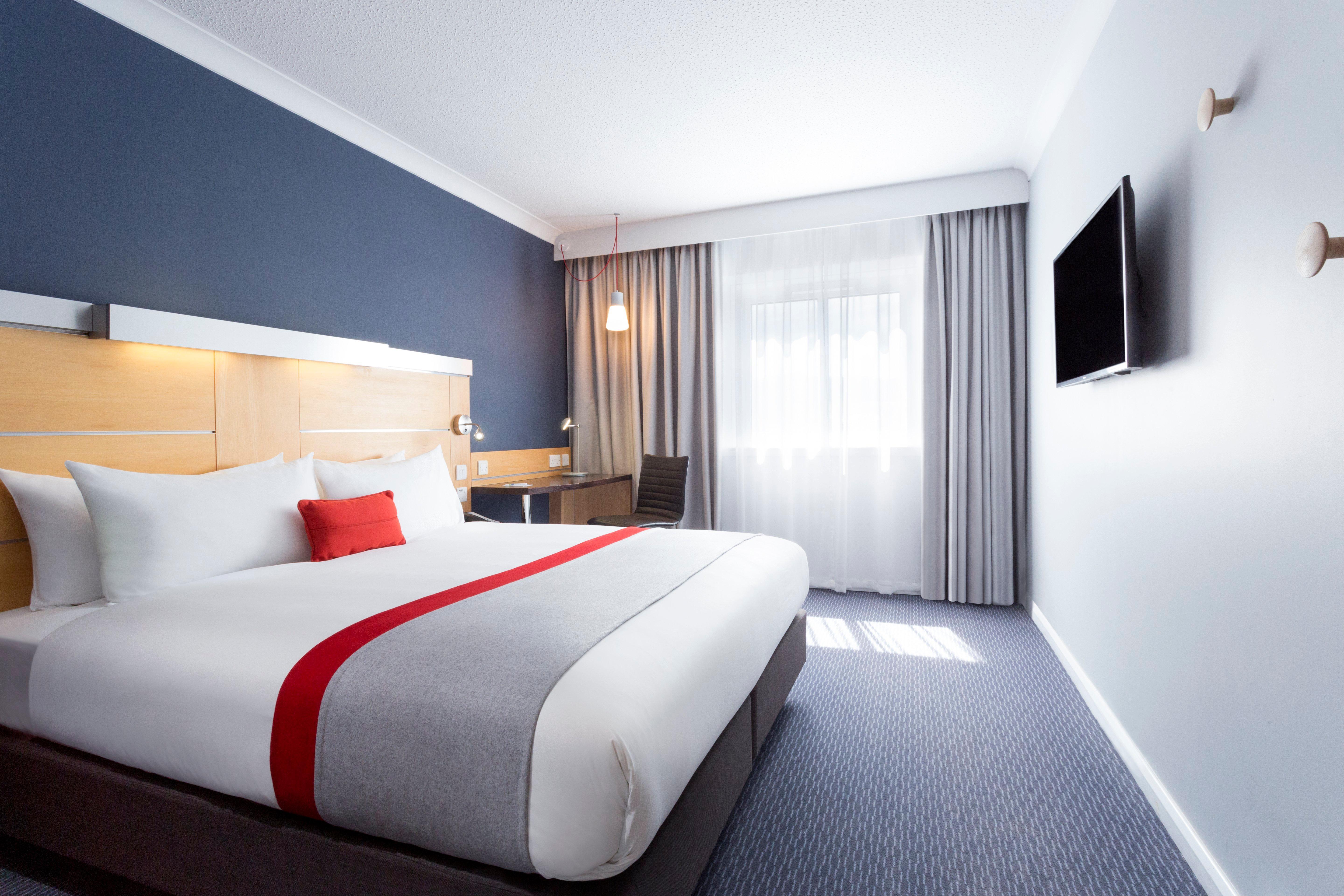 Express Southampton - M27, J7 By Ihg