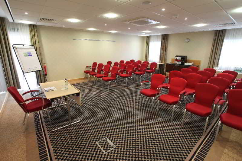 Express Southampton - M27, J7 By Ihg